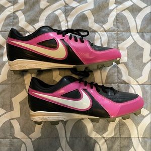 Nike size 12 Women’s Softball Cleats